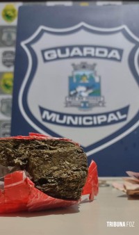 Mulher é presa pela GM com tablete de maconha na Praça da Bíblia