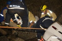 Taxista sai da pista e capota na Av. das Cataratas durante perseguição policial