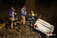 Taxista sai da pista e capota na Av. das Cataratas durante perseguição policial