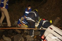 Taxista sai da pista e capota na Av. das Cataratas durante perseguição policial