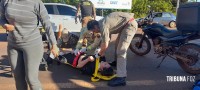 Motociclista é socorrida pelo Siate após colisão na Avenida das Cataratas