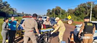 Motociclista é socorrida pelo Siate após colisão na Avenida das Cataratas