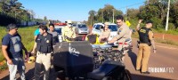 Motociclista é socorrida pelo Siate após colisão na Avenida das Cataratas