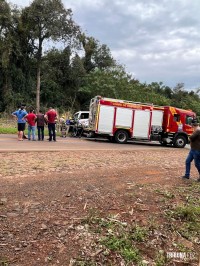 Pai e filho de cinco anos perdem a vida em um grave acidente em Serranópolis do Iguaçu