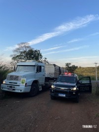 BPFRON apreende carreta carregada com cigarro em Santo Antônio do Sudoeste