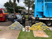 PM e PF apreendem 470 Kg de cocaína em fundo falso de piscinas de fibra em Medianeira