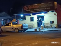 Um morto e outro ferido a tiros dentro de um bar na Vila Borges