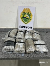 1º Cia do BPFRON apreende drogas em abordagem a ônibus em Céu Azul 