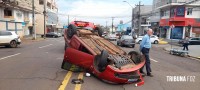 SIATE e SAMU socorrem seis vítimas após colisão seguido de capotamento na Av. República Argentina