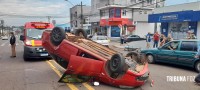 SIATE e SAMU socorrem seis vítimas após colisão seguido de capotamento na Av. República Argentina