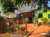 Homem esfaqueia mulher, coloca fogo no carro, na casa e é encontrado morto nos fundos da residência em Santa Helena