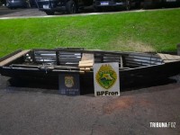 Canoa transportando maconha é apreendida no Rio Paraná em Foz do Iguaçu