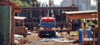 Trabalhador é socorrido pelo Corpo de Bombeiros após acidente de trabalho na Vila Yolanda