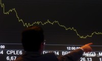 Dólar sobe para R$ 4,98 em mais um dia de turbulência no mercado