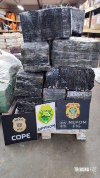 BPFRON, COPE e PF apreenderam dois barcos com 558,6 Kg de maconha no Rio Paraná