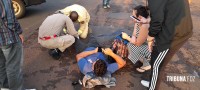 Motociclista é socorrido pelo Siate após colidir com caminhão no Campos do Iguaçu