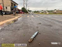 Temporal em Santa Helena: Telhados arrancados e jogados sobre a rede elétrica, postes e árvores derrubados