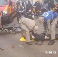 Um motociclista morto e outro ferido após colisão de duas motos em cima da Ponte da Amizade