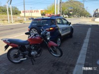 Guarda Municipal prende motociclista com moto furtada no Paraguai