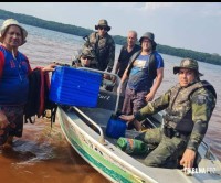 PM resgate quatro pessoas que estavam à deriva no Lago de Itaipu após naufrágio de embarcação