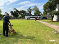 PF apreende drogas, armas e produtos contrabandeados em ônibus intermunicipal em Foz do Iguaçu