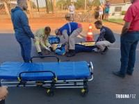 Motociclista é socorrida pelo Siate após colisão no Bairro Três Lagoas