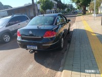 Motociclista é socorrida pelo Siate após colisão no Bairro Três Lagoas