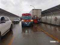 Siate socorre motociclista após acidente com uma carreta em cima da Ponte da Amizade