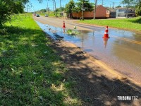 Motociclista é socorrida pelo Siate após queda de moto no Bairro Três Lagoas