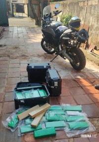 Policia Civil prende casal com moto roubada e 60 tabletes de maconha na Vila Yolanda