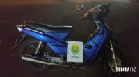 Policia Militar prende dois homens com motocicleta furtada na Vila Portes