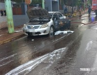 Bombeiros são acionados após incêndio a veículo em Puerto Iguazu na Argentina 