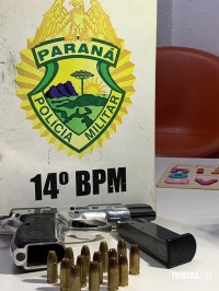 Militares do CHOQUE prende homem com pistola 9mm no Jardim Universitário