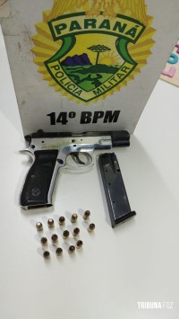 Militares do CHOQUE prende homem com pistola 9mm no Jardim Universitário