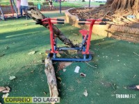 Idoso de 75 anos fica ferido ao ser atingido por galho enquanto fazia exercícios na Praça Central de Santa Helena