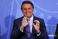 Ministro do TSE condena Bolsonaro à inelegibilidade pela terceira vez