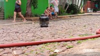 Casa é destruída pelo fogo no Jardim Vitória