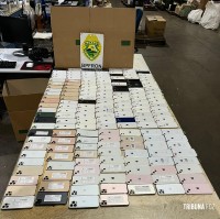 BPFRON apreende veículo carregado com mais de 100 iphones em Foz do Iguaçu