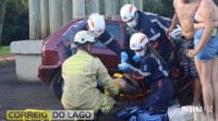 Motorista colide veículo no portal da praia em Santa Helena