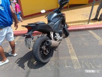 Passageira de moto é socorrida pelo Siate após queda de moto na Vila Portes