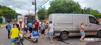 Motociclista é socorrida pelo Siate após colisão no Porto Meira
