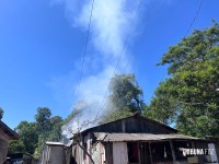 Incêndio atinge duas casas na "Favela da Brás" em Foz do Iguaçu