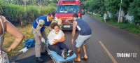 Motociclista é socorrida pelo Siate após colisão próximo ao Horto Municipal