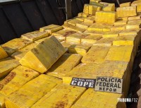 Policia Federal e Policia Civil apreendem embarcação com 1200 Kg. de maconha no Lago de Itaipu