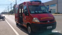 Motociclista é socorrida pelo Siate após colisão na Av. Felipe Wandscheer