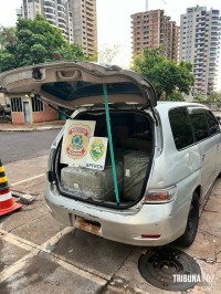 BPFRON e Polícia Federal apreendem veículo com produtos estrangeiros em Foz do Iguaçu