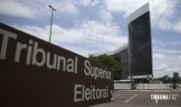 TSE manda Polícia Federal apurar filiação falsa de Lula ao PL