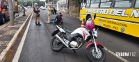 Passageira é socorrida pelo Siate após queda de moto na Av. Jorge Schimmelpfeng