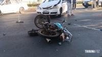 Motociclista paraguaio é socorrido pelo Siate após colisão no centro de Foz do Iguaçu