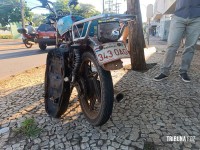 Motociclista paraguaio é socorrido pelo Siate após colisão no centro de Foz do Iguaçu